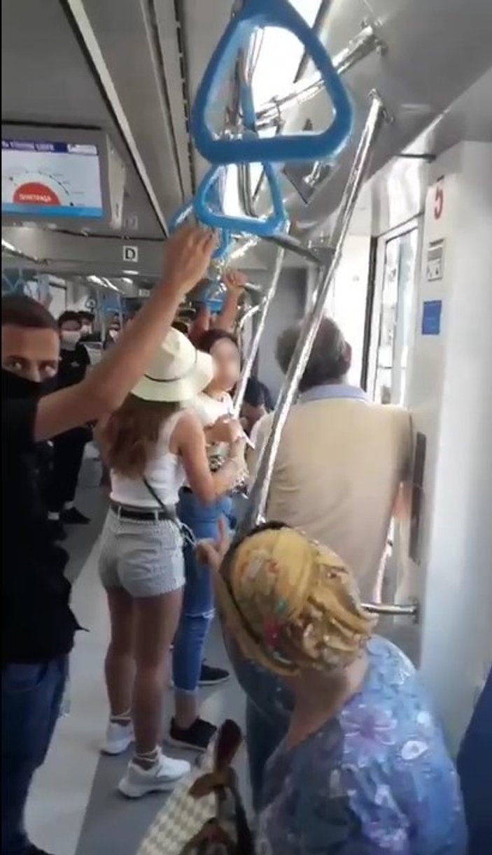 Antalya'da tramvayda maske gerginliği