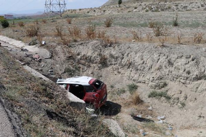 Ankara'da otomobil şarampole devrildi: 3 ölü, 1 yaralı