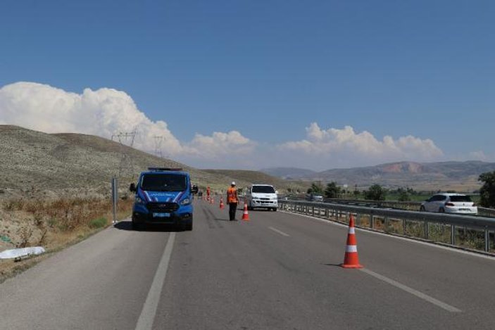 Ankara'da otomobil şarampole devrildi: 3 ölü, 1 yaralı