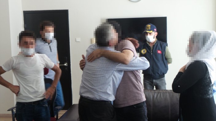 Mersin'de teslim olan PKK'lı ailesiyle buluşturuldu