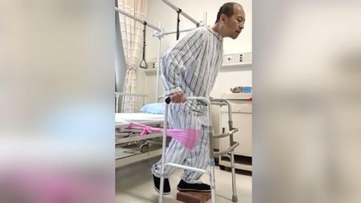 d Çin'in 'katlanan adamı' sağlığına kavuştu