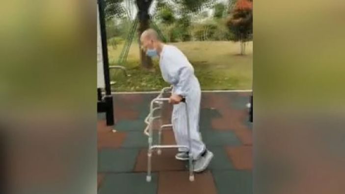 d Çin'in 'katlanan adamı' sağlığına kavuştu