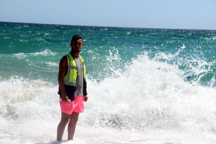 Kıyıköy’de dalga nedeniyle denize girmek yasaklandı