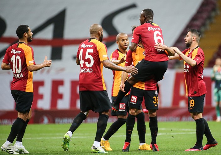 Galatasaray, evinde Göztepe'yi mağlup etti