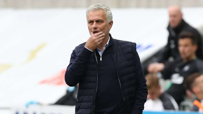 Mourinho: Bazı kulüpler kuralları yıkıp para harcıyor