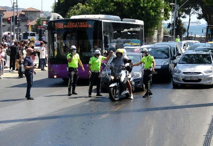 Beşiktaş'ta mazgal demiri otomobilin yakıt deposunu deldi