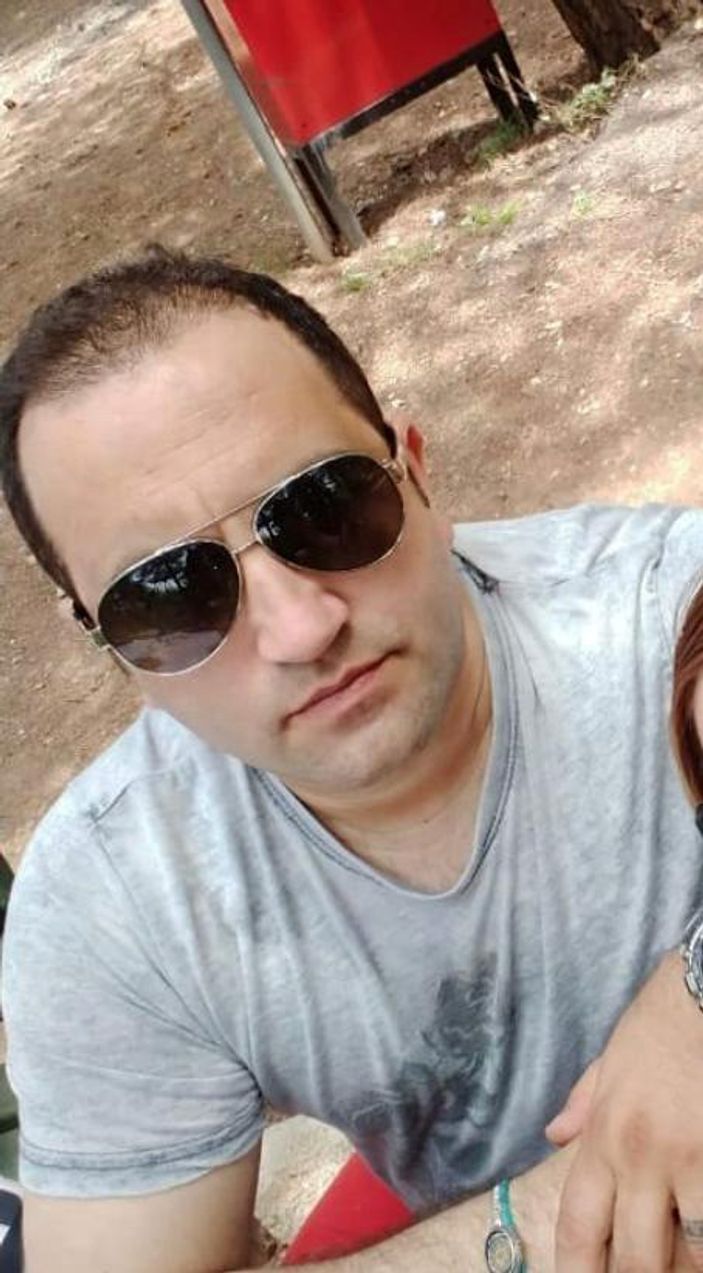 i Bursa’da halı sahada kalp krizi geçiren sağlıkçı genç