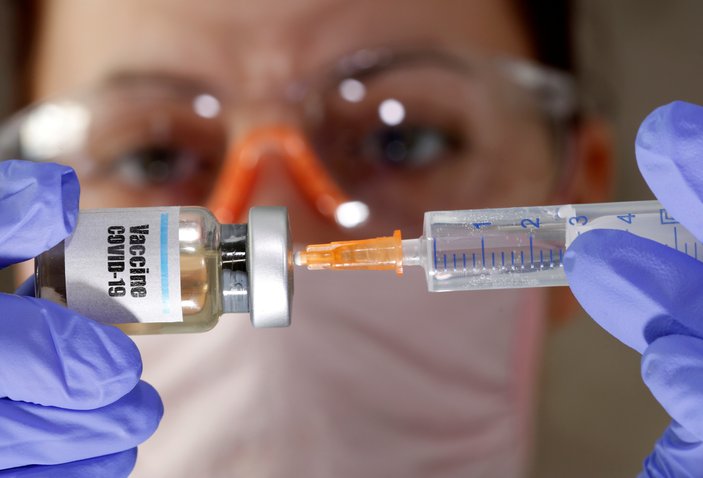 İngiltere'de koronavirüs aşısında yeni aşamaya geçildi