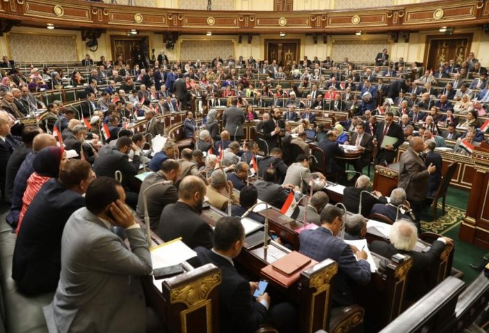 Libya tezkeresi Mısır Parlamentosu'ndan geçti