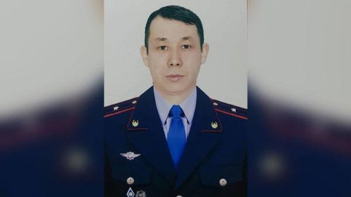 Kazakistan’da zanlıyı yakalamak için 13'ncü kattan atladı