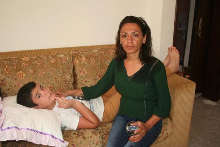 Mersin'de, epilepsi hastası oğlu için yardım bekliyor