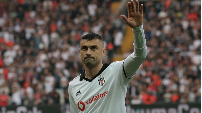 Burak Yılmaz, Beşiktaş'tan ayrılıyor