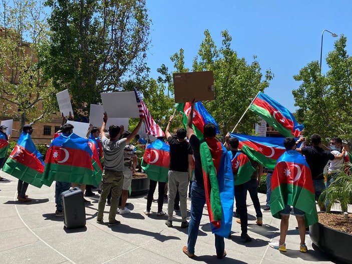ABD'de Ermeniler Azerbaycanlılara saldırdı