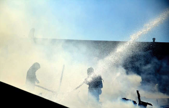 Konya’da iş hanı çatısında yangın