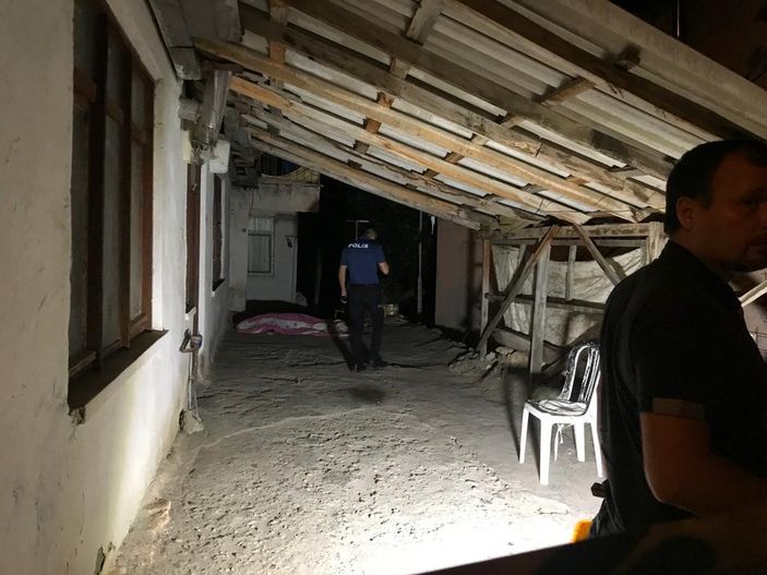 i Antalya'da balkondan düşen kişi hayatını kaybetti