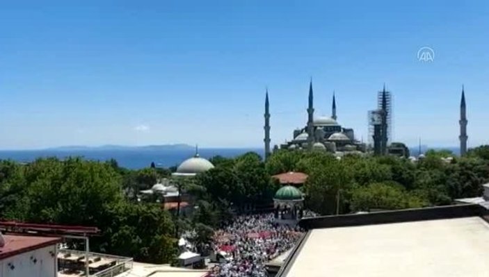 Ayasofya Camii'nin açılışında Sultanahmet Meydanı doldu