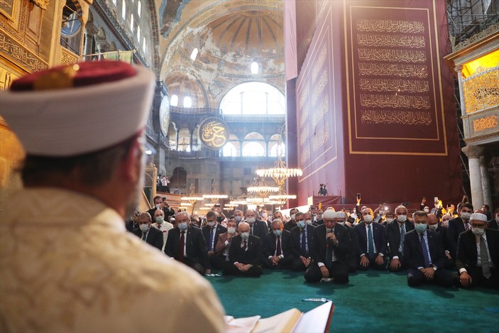 Cumhurbaşkanı Erdoğan, cuma öncesi Kur'an tilaveti verdi