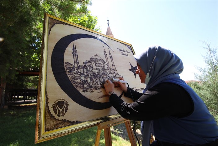 Ayasofya Camii'nin açılış sevinci tabloya işlendi