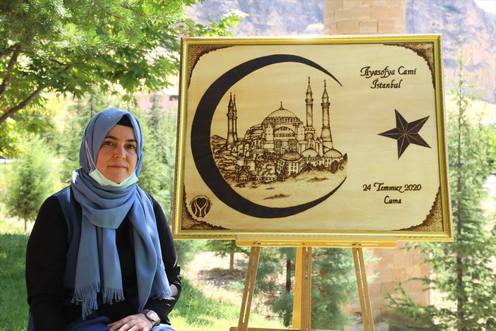 Ayasofya Camii'nin açılış sevinci tabloya işlendi