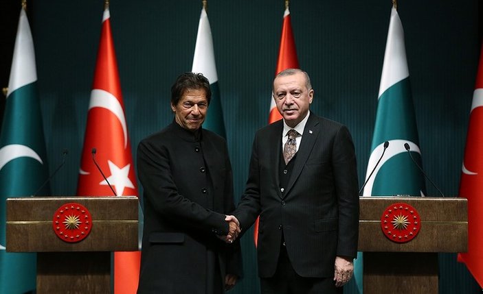 Pakistan Başbakanı'ndan Türkiye'ye Ayasofya mesajı