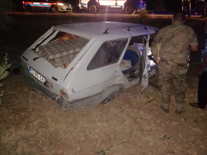 Şanlıurfa'da otomobil şarampole uçtu: 1 ölü, 4 yaralı