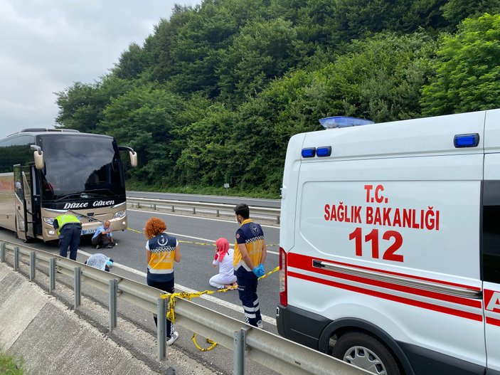 Düzce'de yolcu otobüsünün çarptığı kadın yaşamını yitirdi