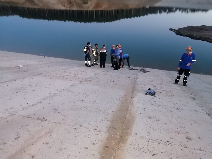 Bursa'da ikizlerden biri gölette boğuldu