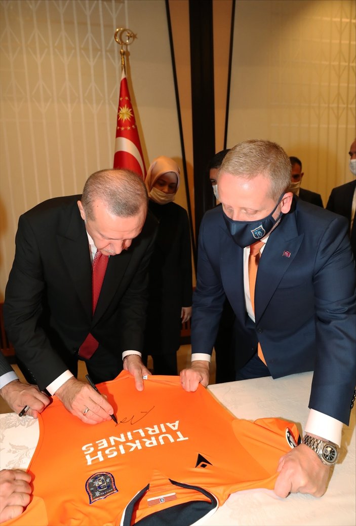 Erdoğan, Başakşehir’i kabul etti