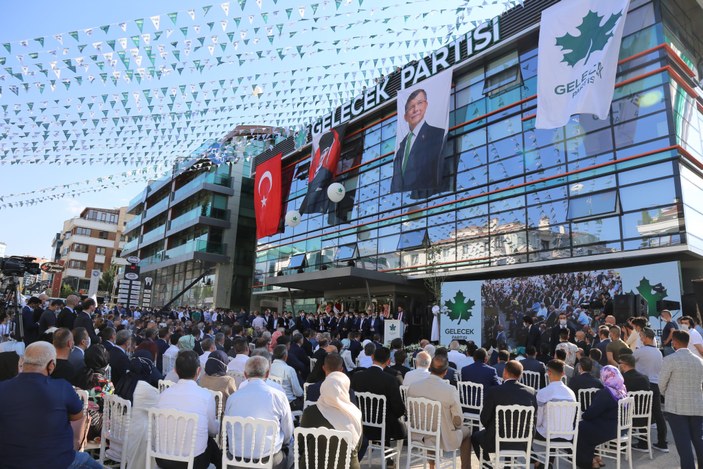 Davutoğlu'nun Ankara'daki açılışı sönük geçti