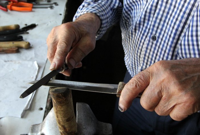 Sakaryalı bıçak ustası, 70 yıldır mesleğini icra ediyor