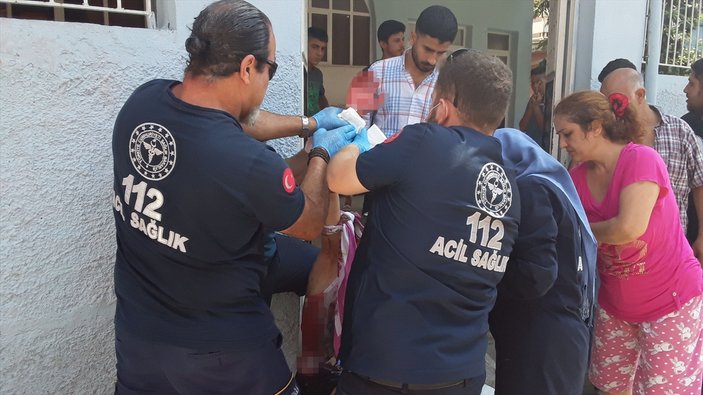 Adana'da camiden hırsızlık yapacakken yaralandı