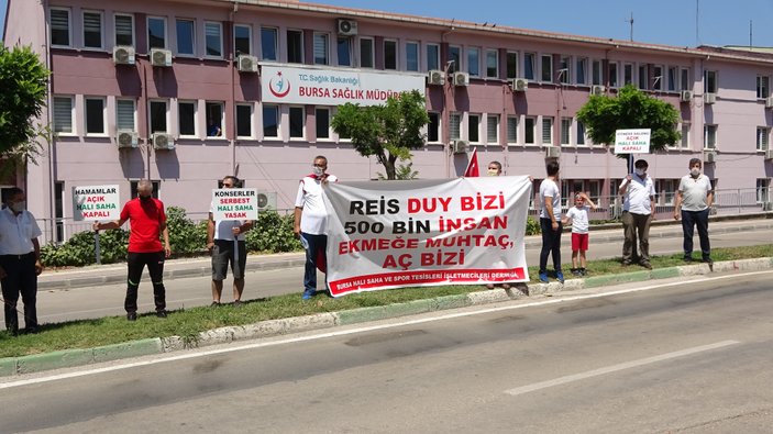 Bursa’da halı sahalar açılsın eylemi