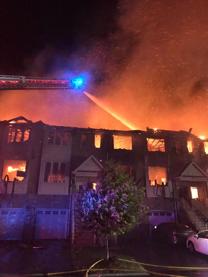 Kanada’da 11 ev, yangında kül oldu