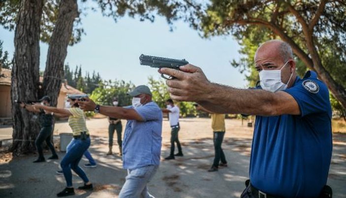 Antalya’da maskeyle silah eğitimi