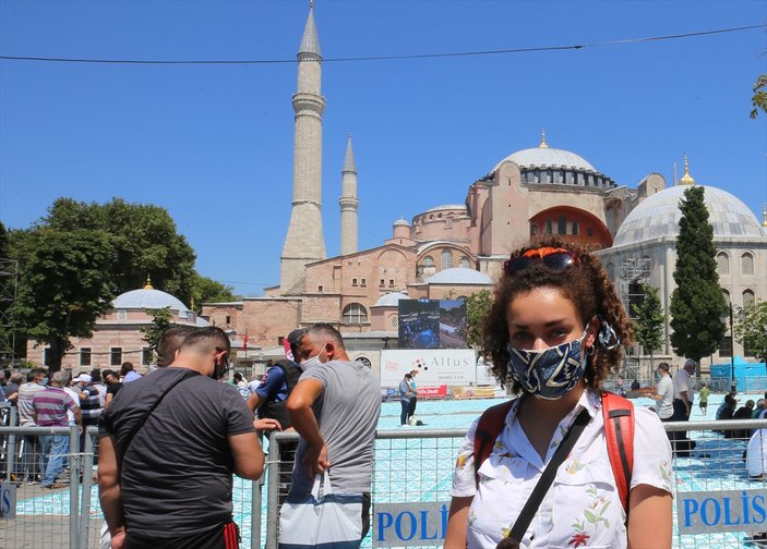 Ayasofya Camii'ne turist akını