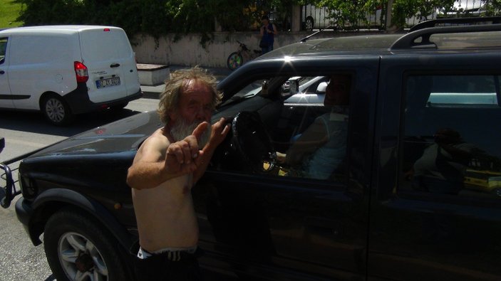 Antalya'da sürücüleri taciz eden adam, zor anlar yaşattı