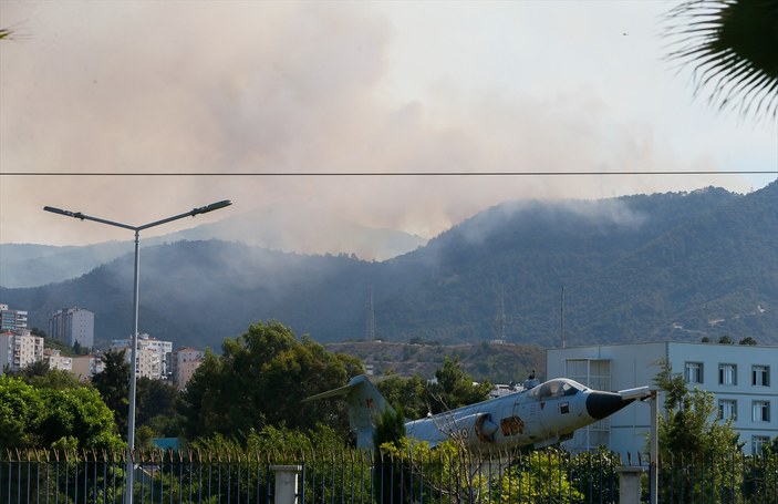 İzmir Balçova'da orman yangını