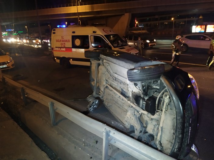 Zeytinburnu’nda alkollü sürücü makas attı: 4 yaralı