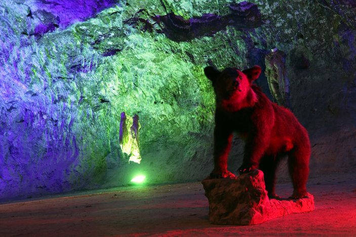 Çankırı'da 5 bin yıllık tuz mağarası ziyarete açıldı