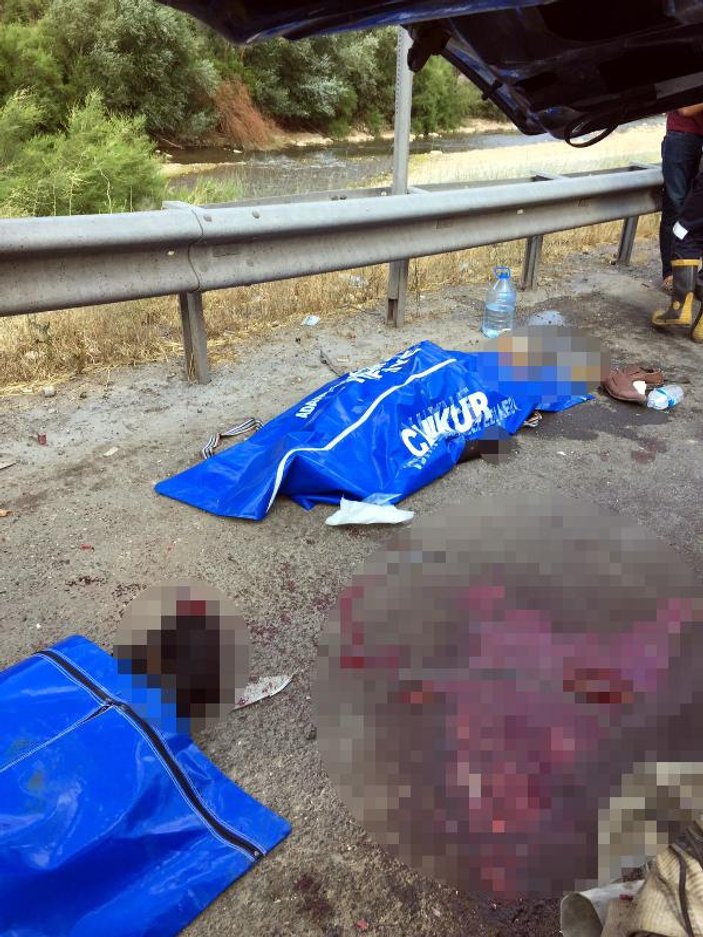 Adana'da otomobil ile midibüs çarpıştı: 4 ölü