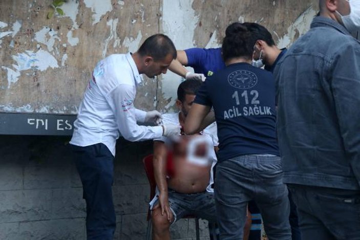 Taksim'de para isteyen değnekçi, vatandaşı bıçakladı