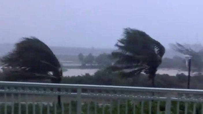 Isaias Kasırgası, Florida kıyılarına yaklaşıyor