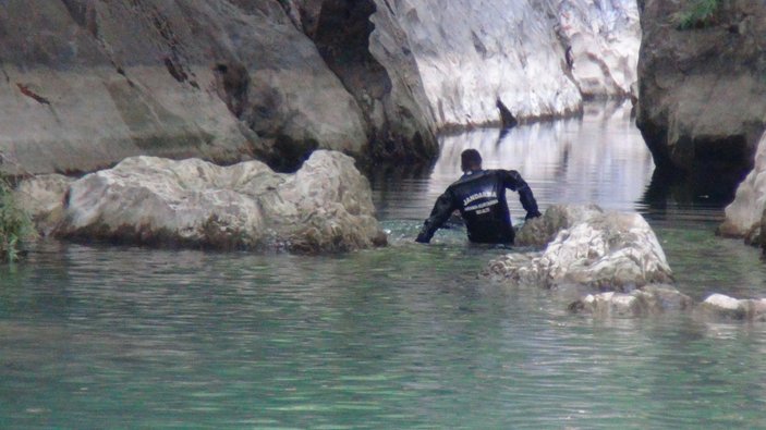 Antalya'da kanyona giren genç, hayatını kaybetti