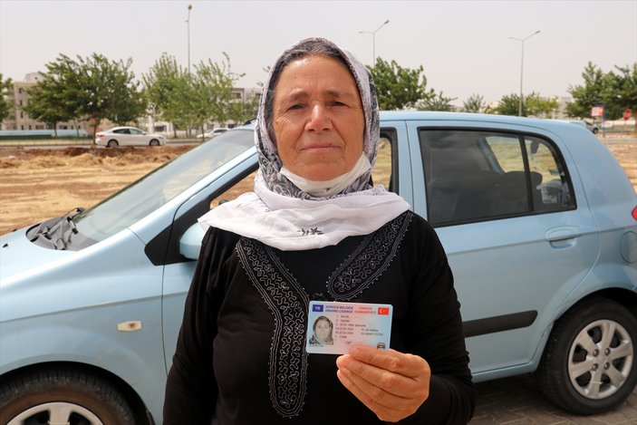 Şanlıurfalı Zeynep Teyze, 64 yaşında ehliyet aldı
