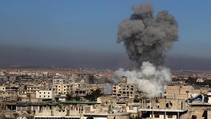Rus savaş uçakları İdlib'i vurdu: 4 kişi öldü