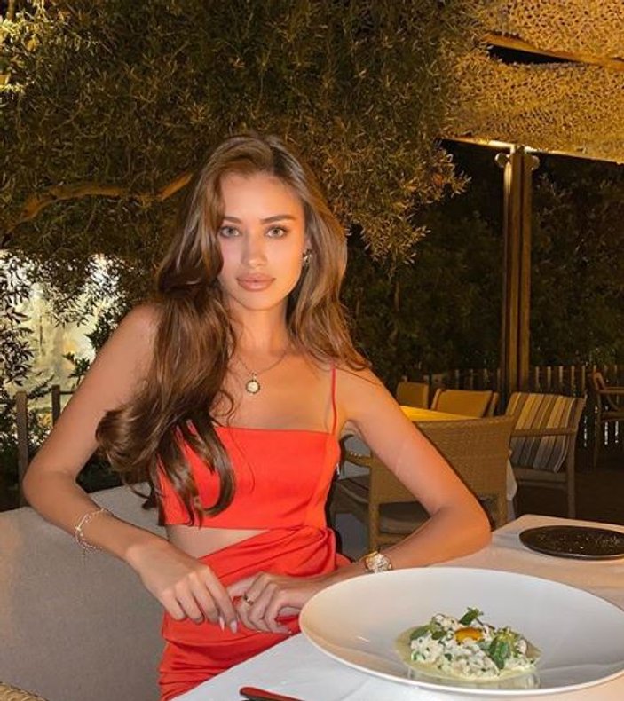 Top model Daria Kyryliuk Çeşme'de saldırıya uğradı