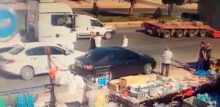 Konya'da, kaza sonrası darbedilen sürücü kamerada