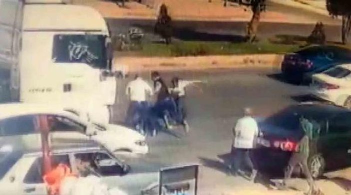 Konya'da, kaza sonrası darbedilen sürücü kamerada