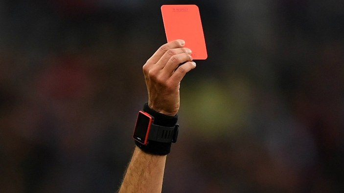 IFAB: Kasıtlı öksüren futbolcuya kırmızı kart