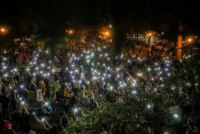 Portland'daki protestolar 'yasa dışı' ilan edildi